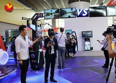 Simulador da realidade virtual do jogo da batalha de VR com 2 * 32