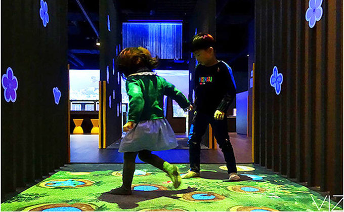 Máquinas interativas do entretenimento da zona do jogo das crianças do jogo da projeção do holograma do assoalho 3d 0