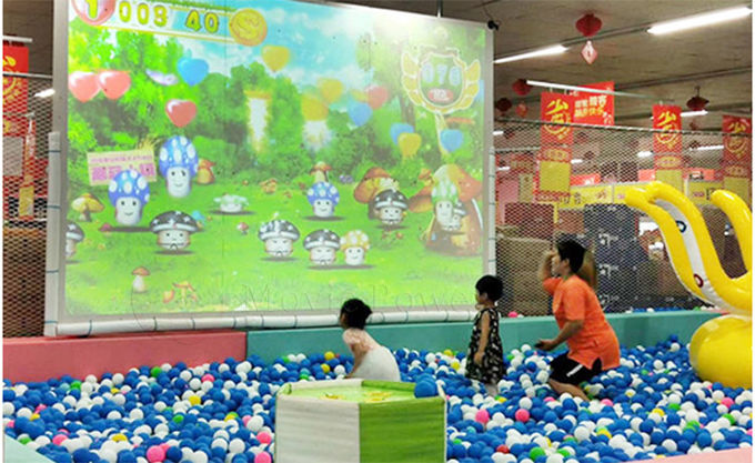 Equipamento interativo do jogo da bola de Zorbing do parque temático do projetor da AR do entretenimento das crianças 0
