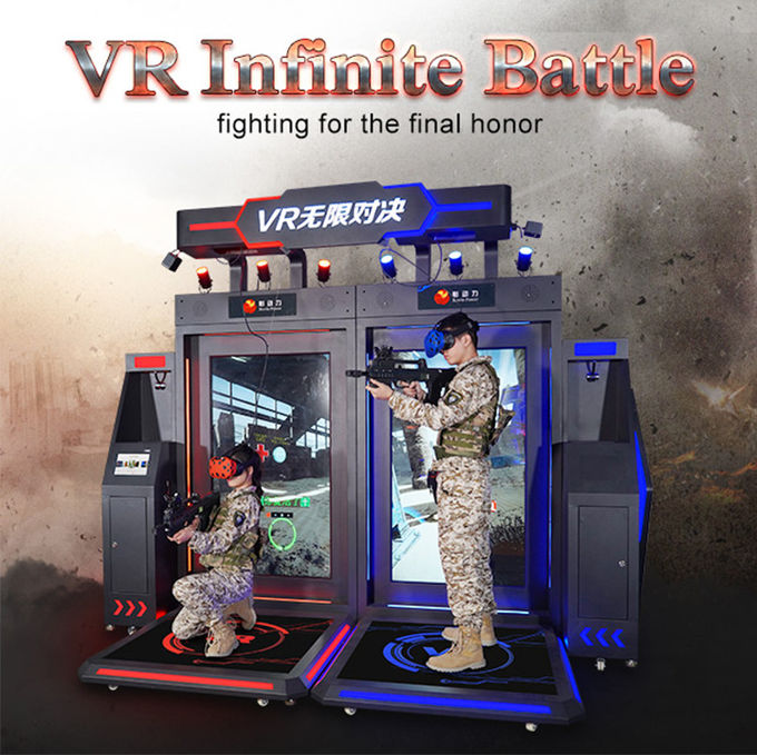 Os multi jogadores do simulador interativo da realidade virtual do dinossauro atiram na máquina de jogo de tiro 0