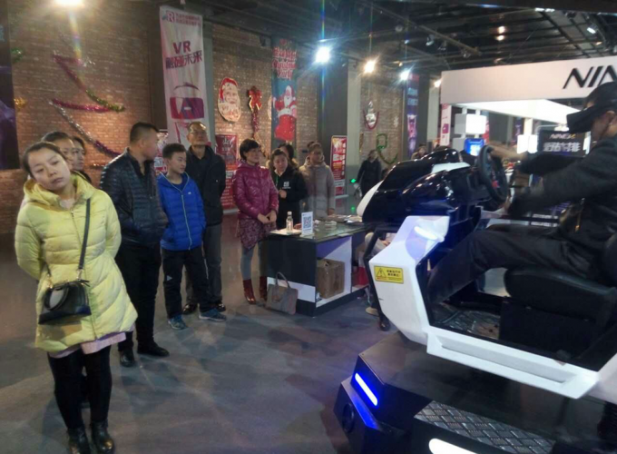 últimas notícias da empresa sobre Na mostra de Datong, o simulador do VR do poder do filme, muitos povos não pode parado para jogar!  1